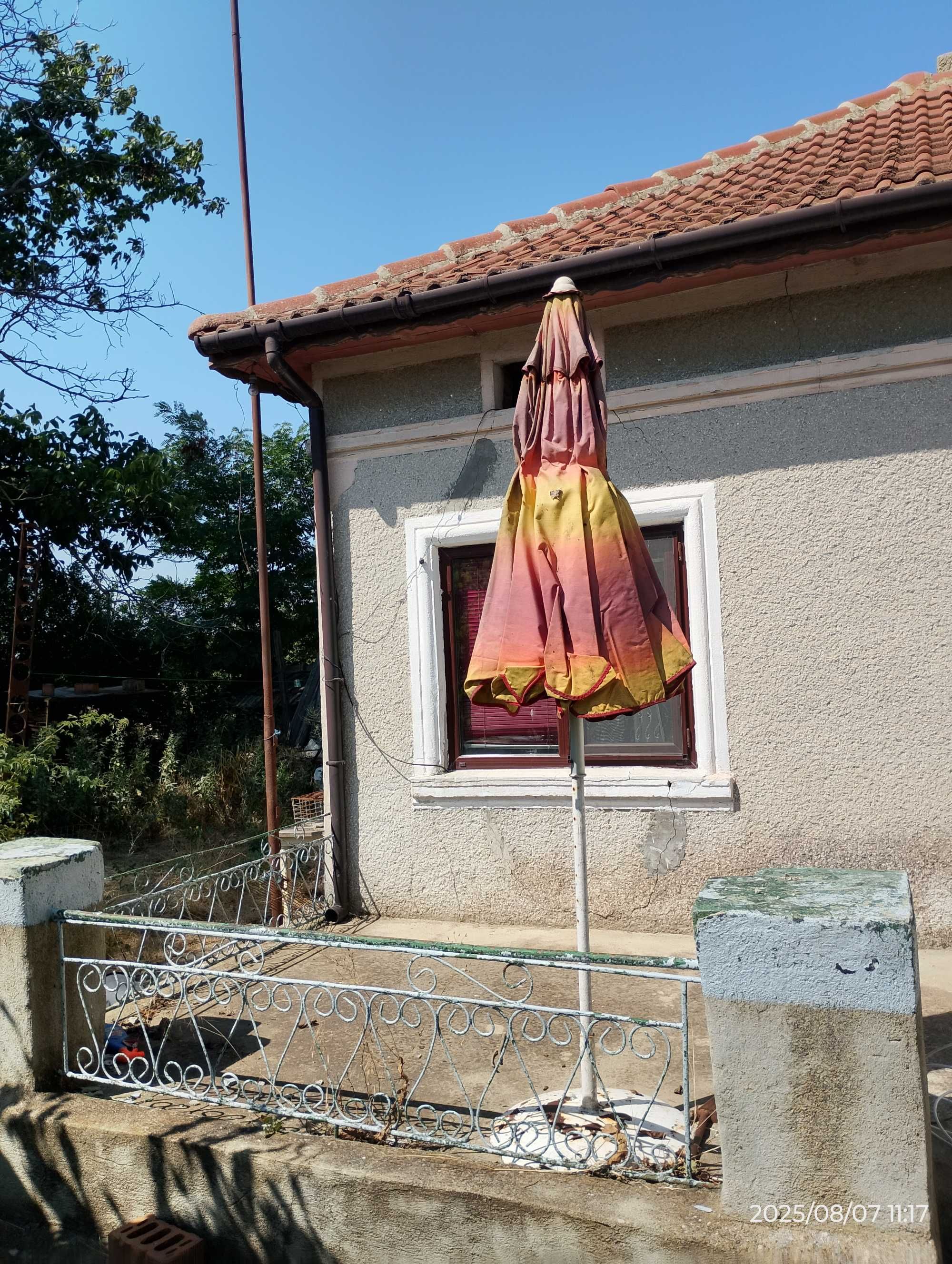 Къща в село Равнец