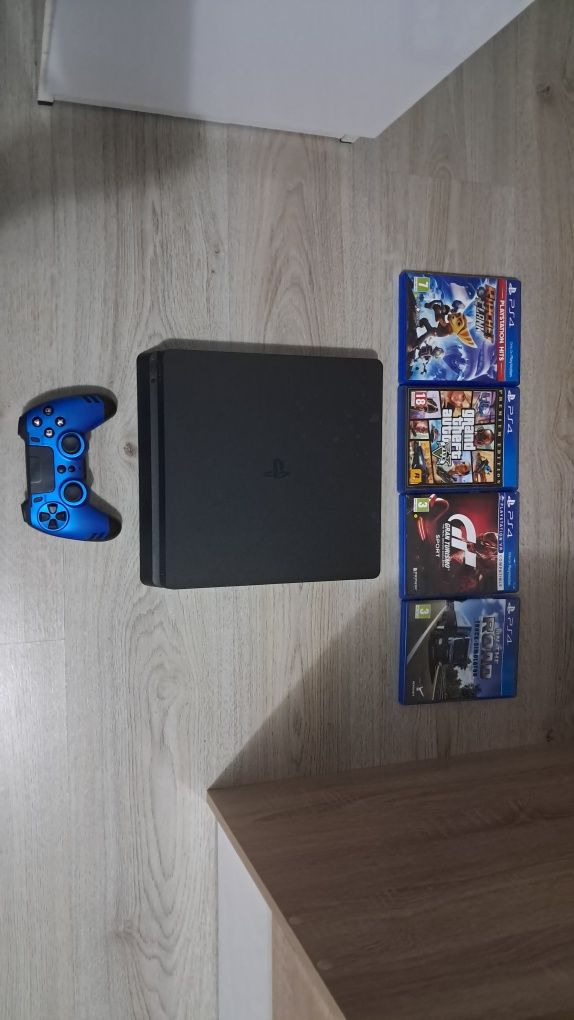 PS4 е в перфектно състояние