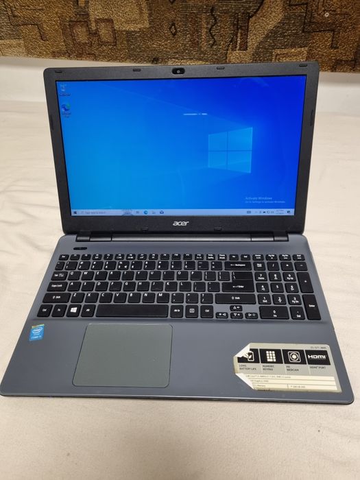Laptop Acer Aspire E5-571