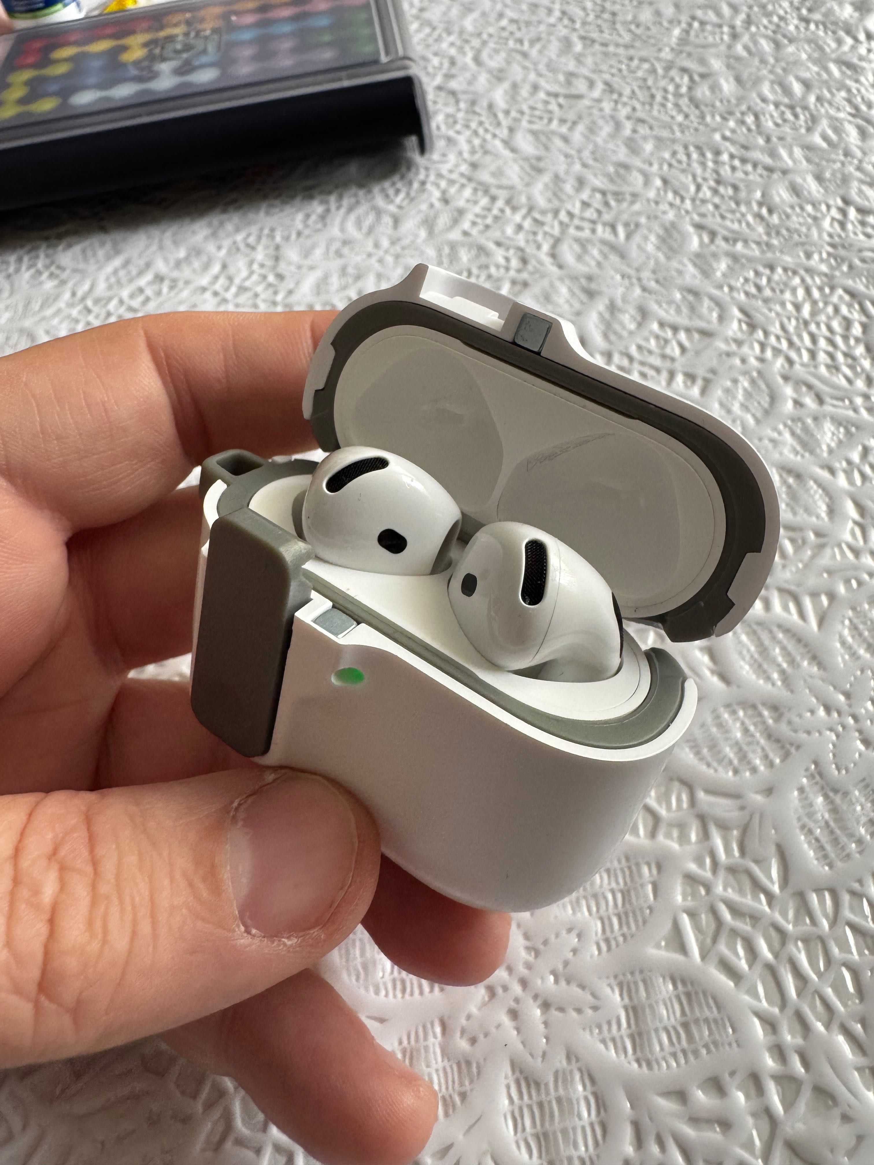 Калъф за AirPods 4