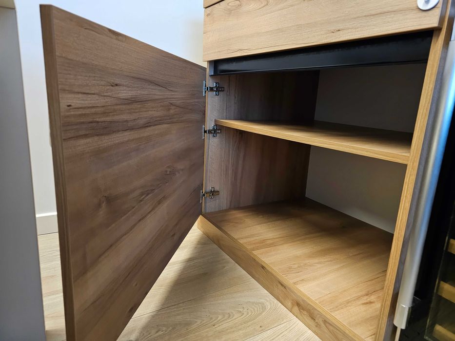 Vand comoda living - mobila cu oglinda PAL