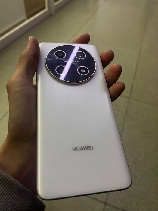 Huawei nova 13Iss