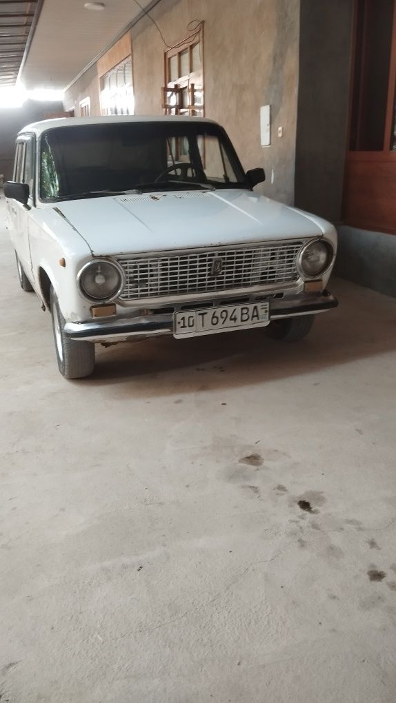 Vaz 2101 sotiladi