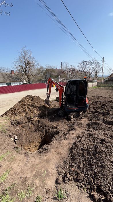 Execut lucrai cu miniexcavator și transport basculabil, inchiriez