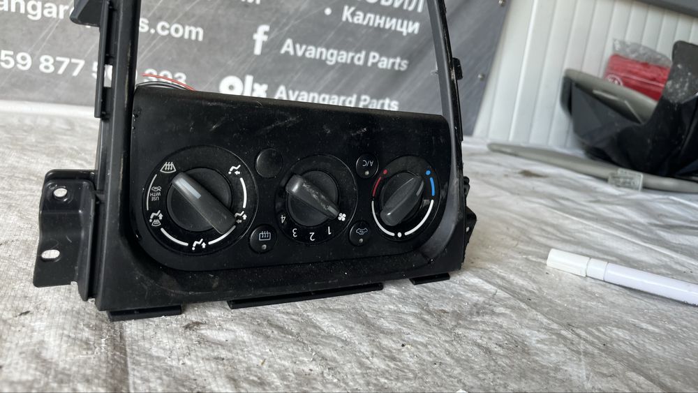 2 броя панел за климатик Suzuki SX4