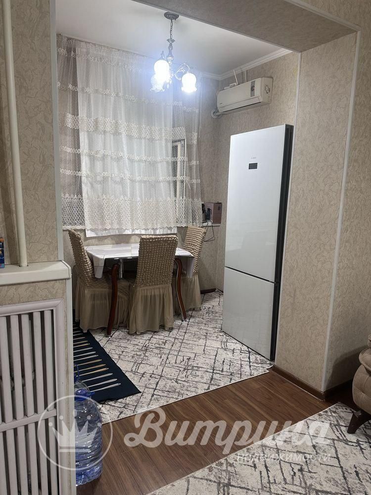 Продаётся 3-комнатная квартира у метро Беруний