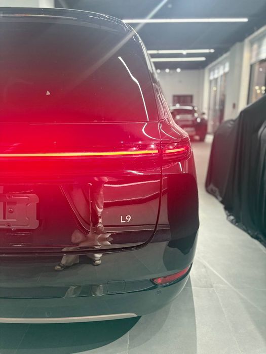 Lixiang 9 ultra qora salon nalichi