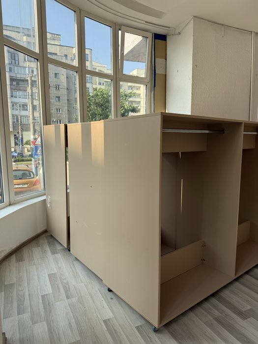 Dulap monstre perdele