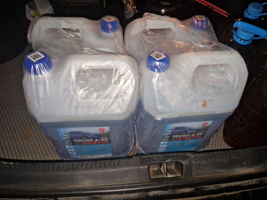 Тосол по 10 л обший 40 литр