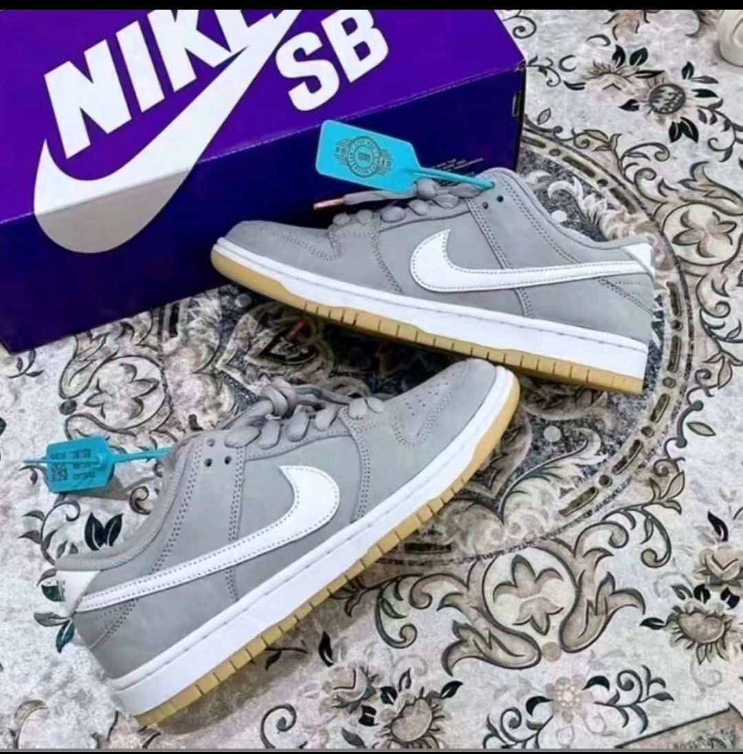 Кроссовки Nike  качественные