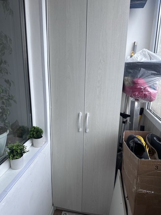 Продам шкаф светлый