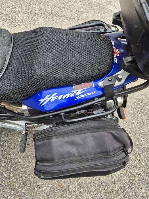Hornet 900 – Naked clasic cu suflet sportiv și dotări touring