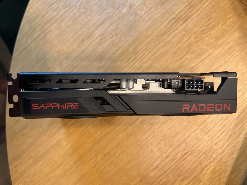 AMD Radeon™ RX 6600 Graphics Card aproape NOUA (folosita foarte putin)