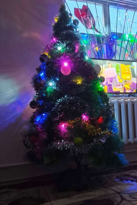 Арча ёлка почти новая 2метра