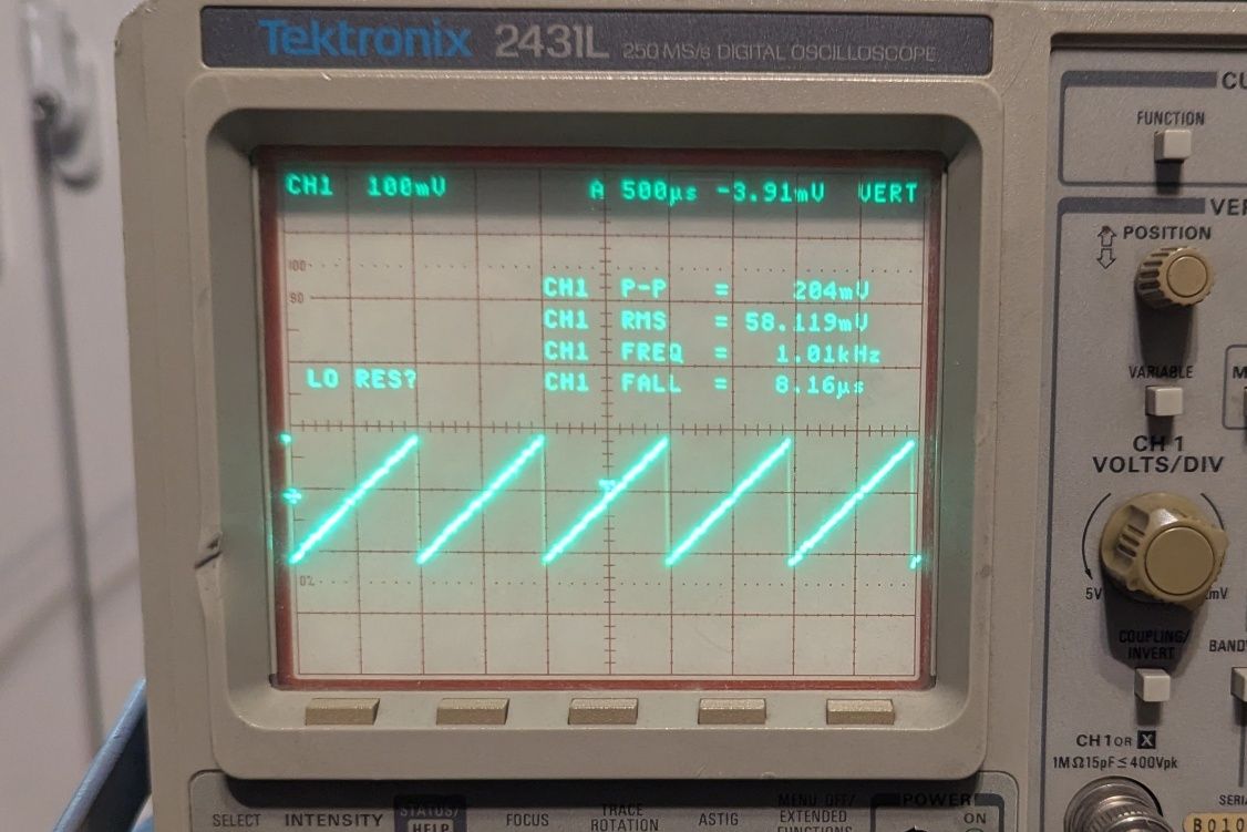 HP/Agilent 33120A 15MHz функционален генератор