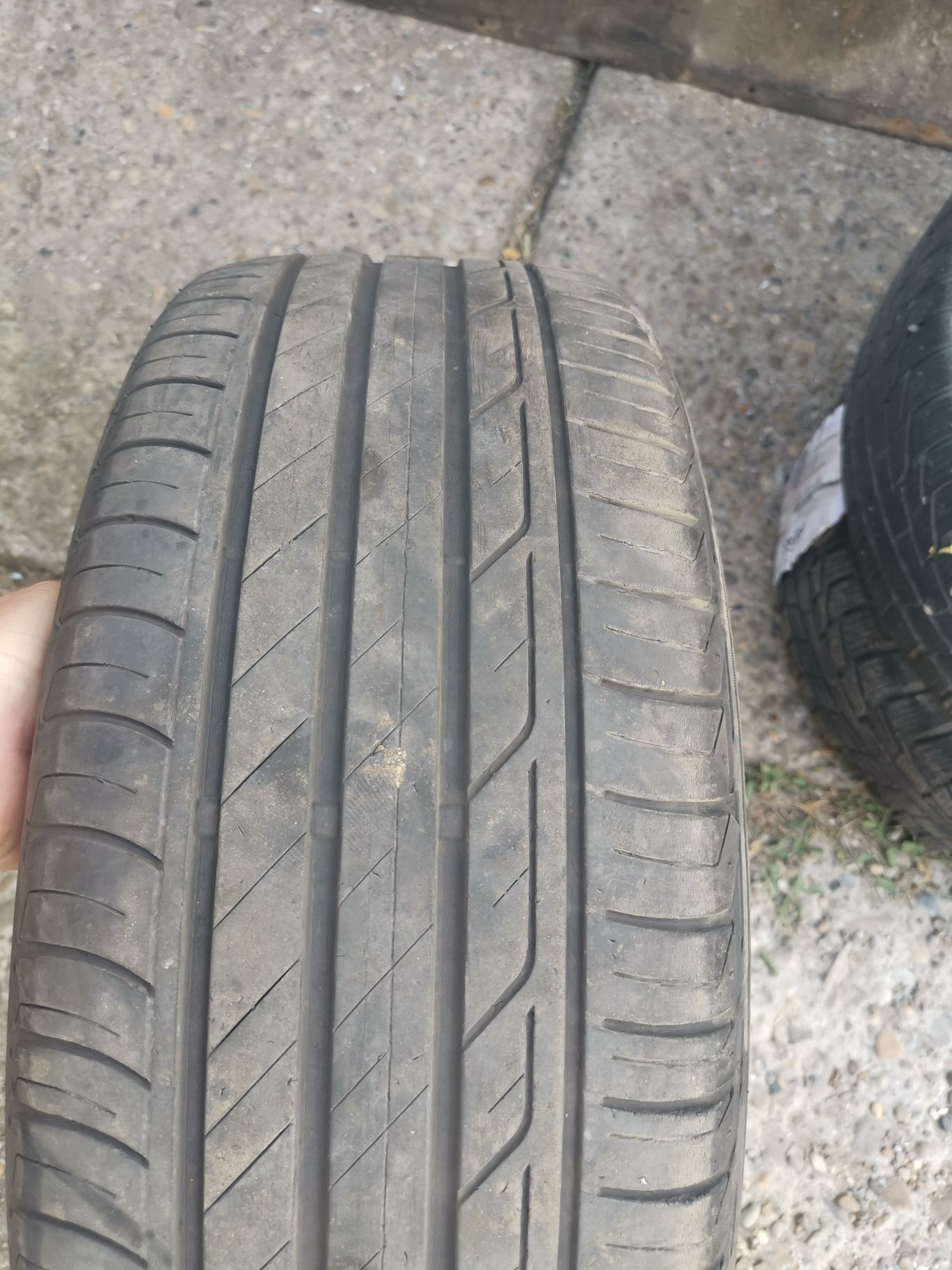 Anvelope vara 225/55 R17 Bridgestone