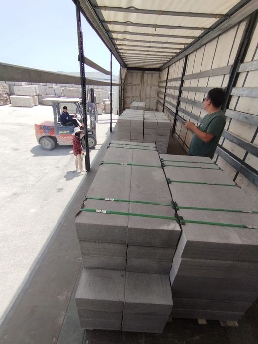 Бордюр гранитный