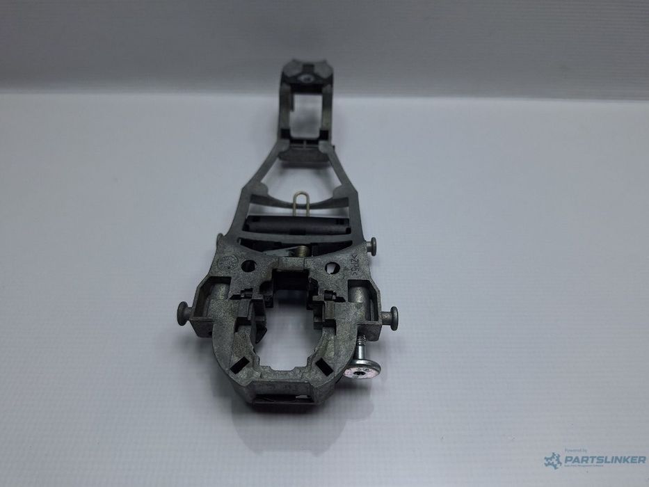 Maner/suport exterior usa culisanta stanga VOLKSWAGEN GOLF VI Variant AJ5 2009 - 2013 TDI CAYC 1K0837885A