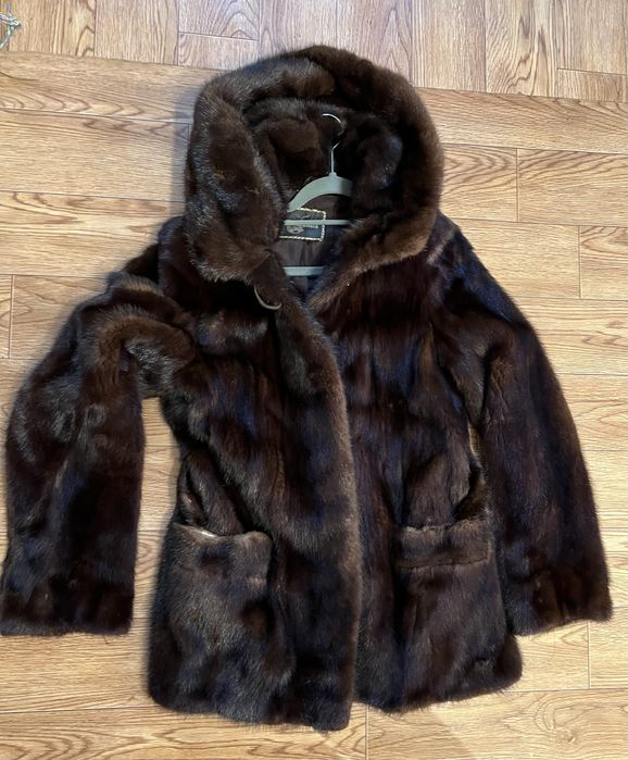 Продам норковую шубу