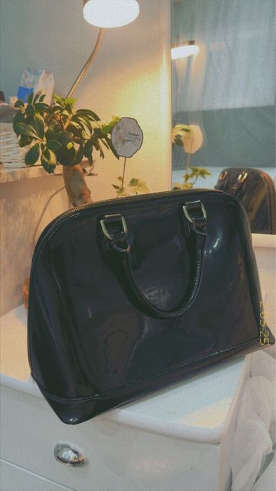 НОВО Чанта ,,Guess”