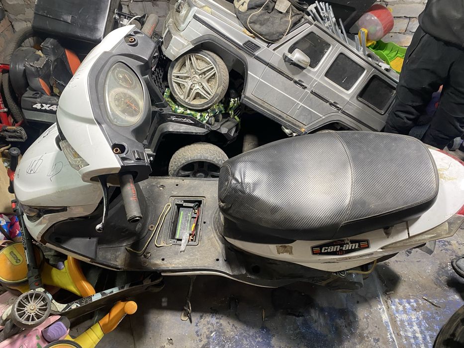 Скутер м.8 продам