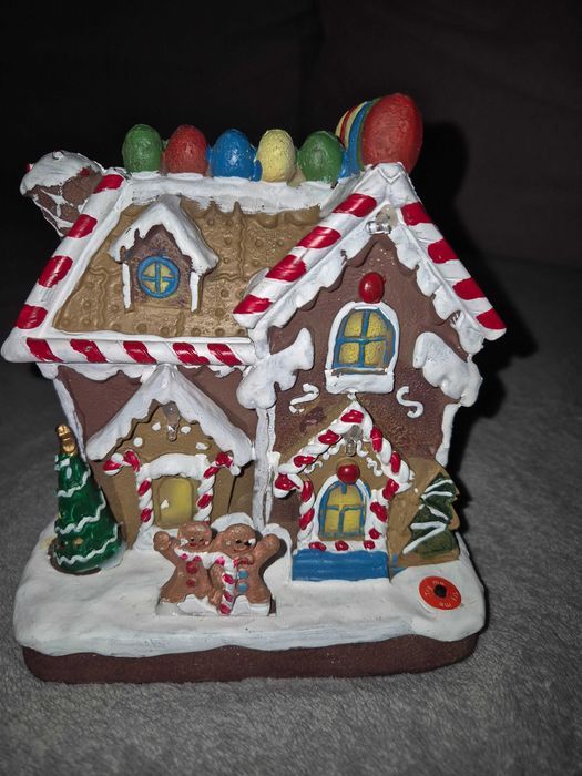 Коледна светеща къщичка