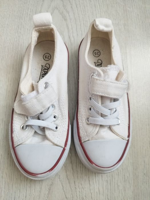 Vând încălțăminte băiat