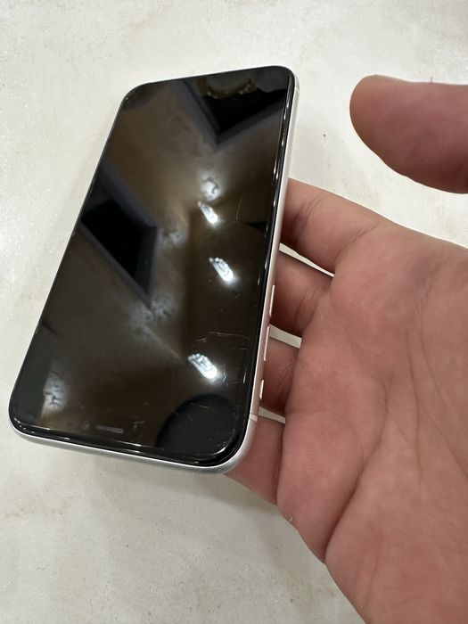 Като нов Iphone xr 128GB може и бартер