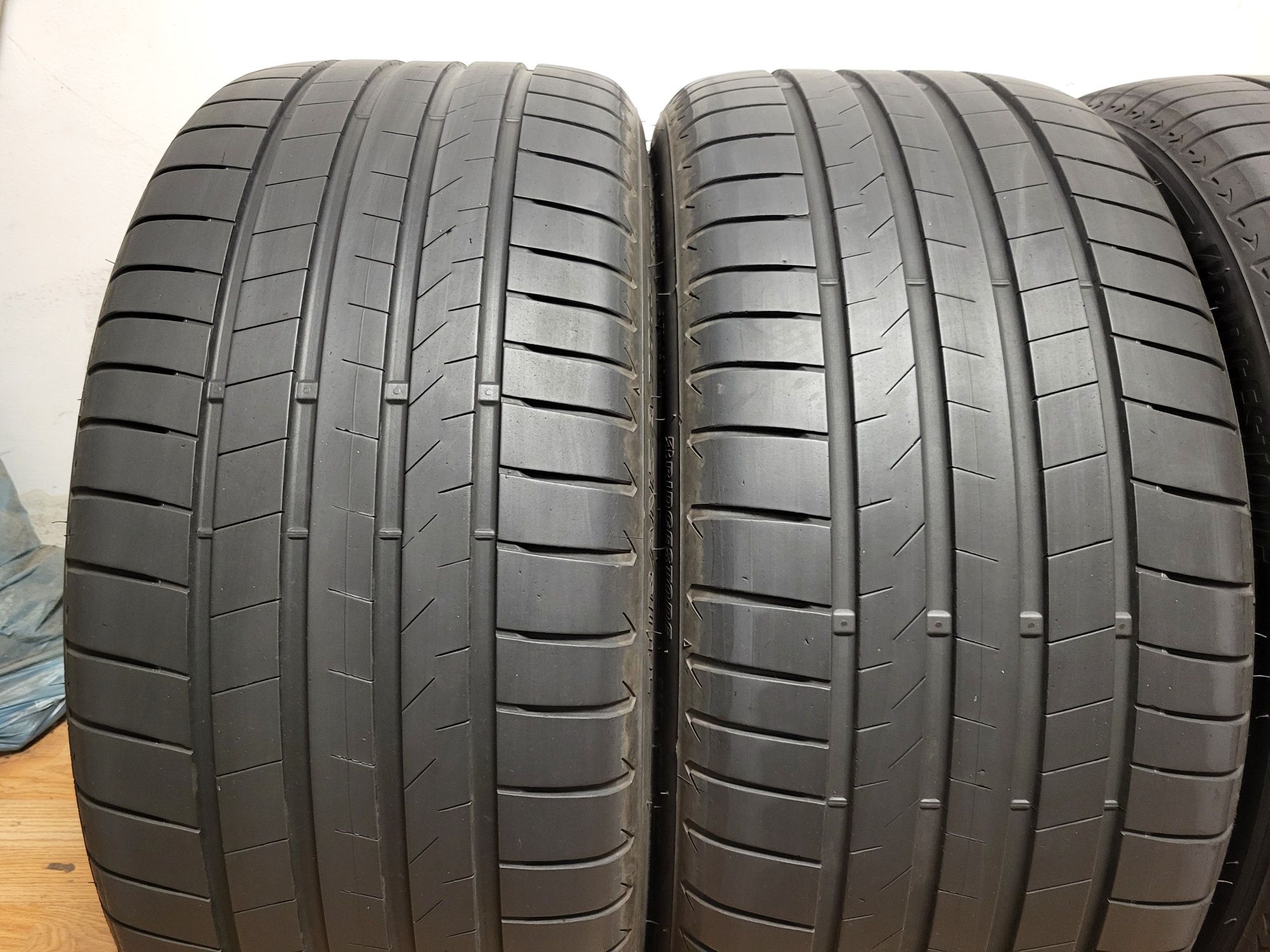 285/35/22 Bridgestone DOT23 / летни гуми