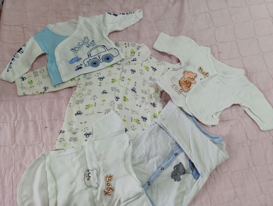 Отдам даром детские вещи