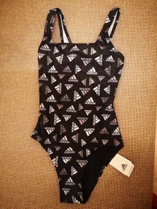 Фирменные спортивные купальники для