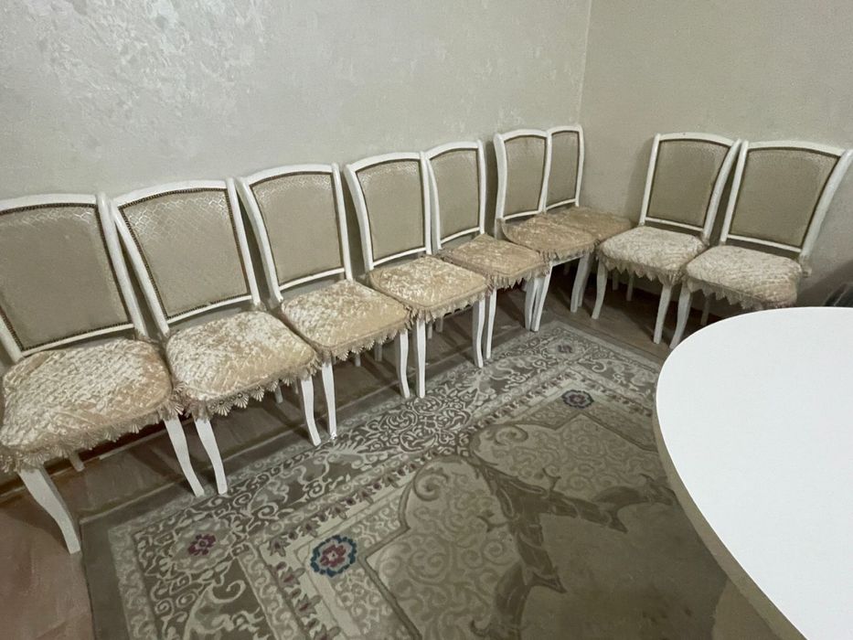 Стулья из дерева доя гостиной и кухни