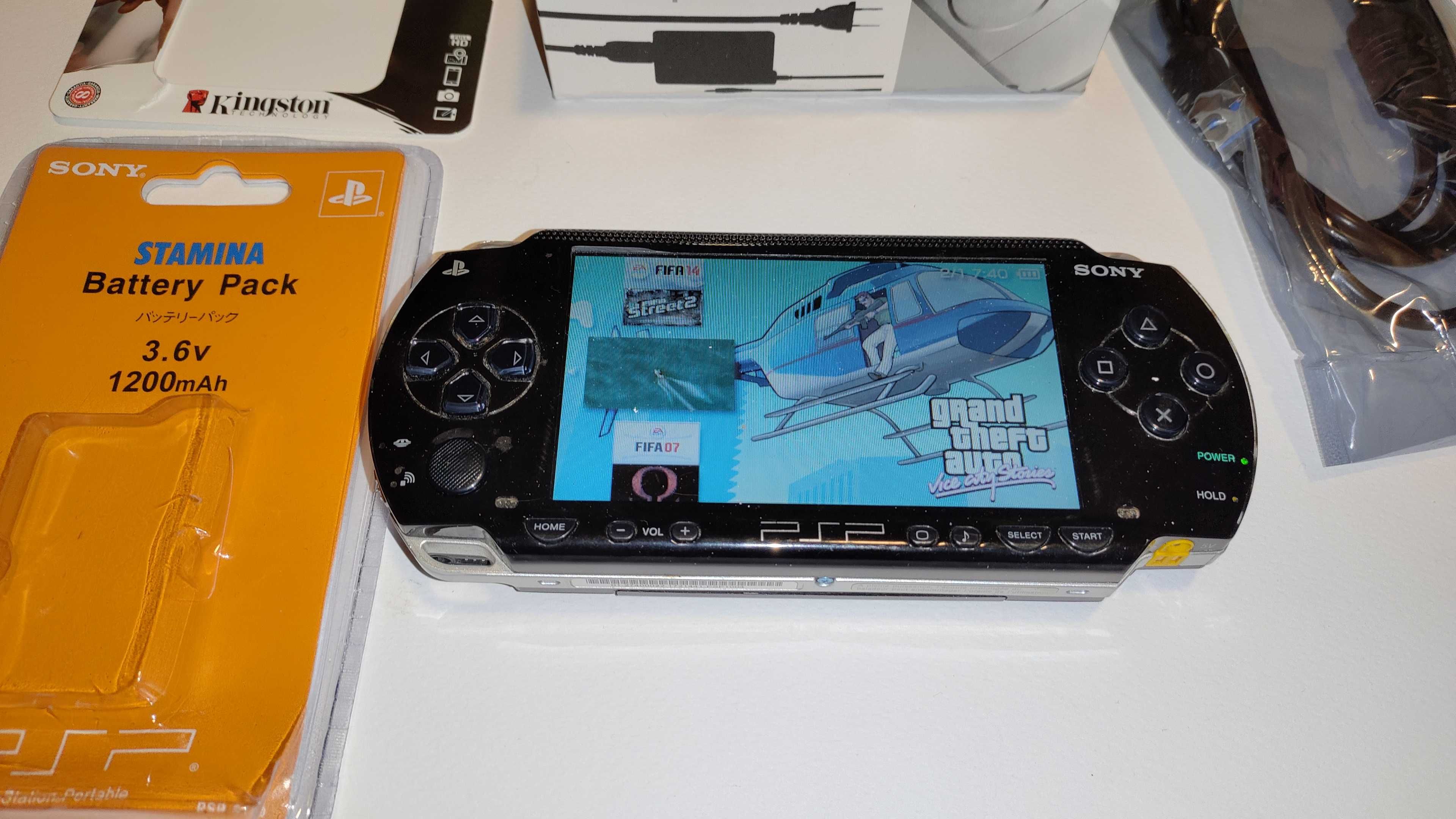 Хакната ПСП PSP Конзола 1000 PSP 32 гб мемори карта и 100 игри
