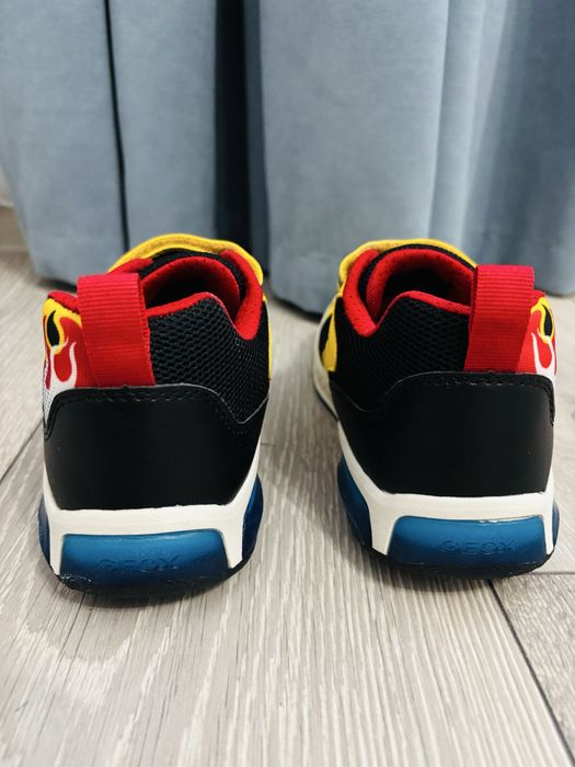 Adidasi Geox, marime 35