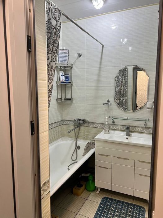 1 ta qiz kere kvartiraga sherilikka. Manzil- Yakkasaroy Qo’shbegi