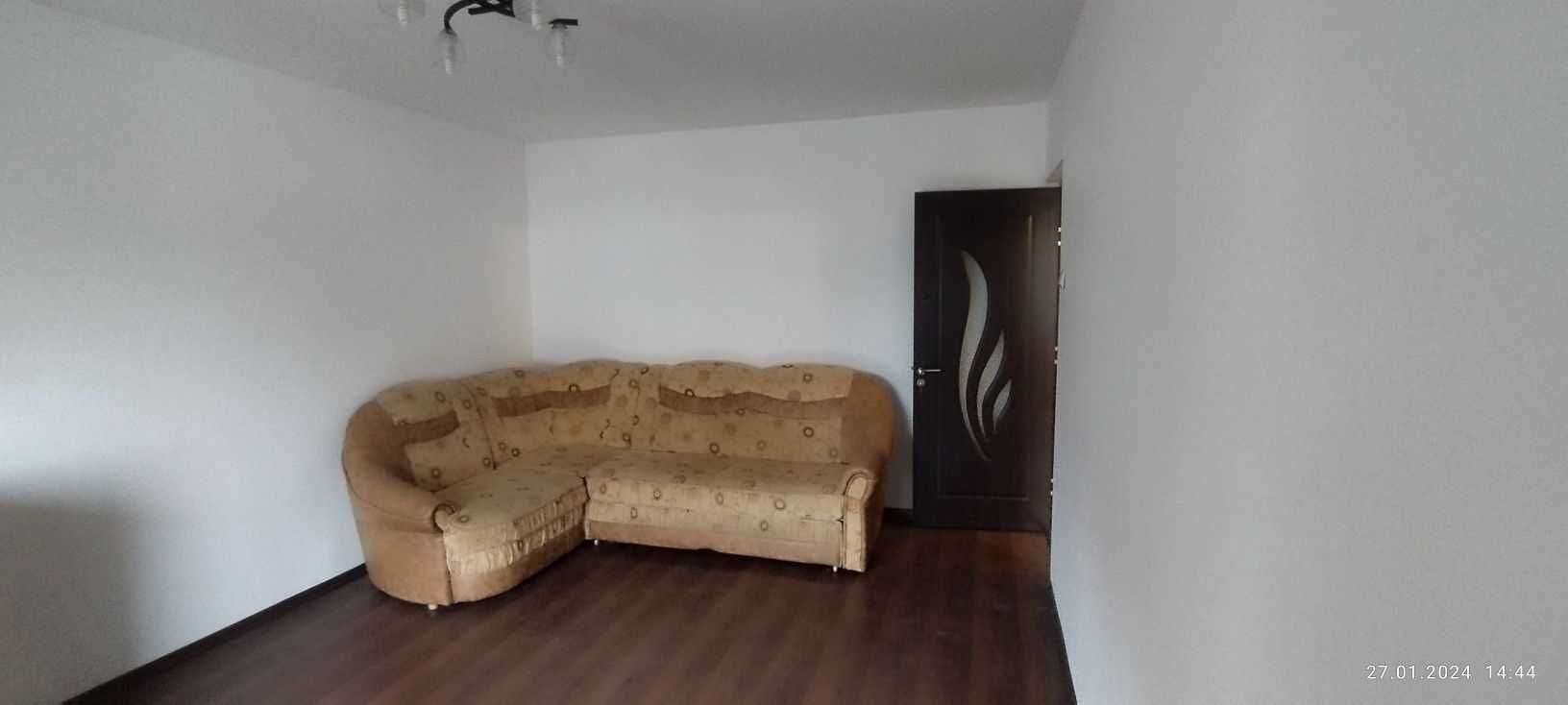 Vând închiriez apartament 3 camere