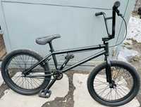 Продам трюковой велосипед BMX KINK LAUNCH BLACK.