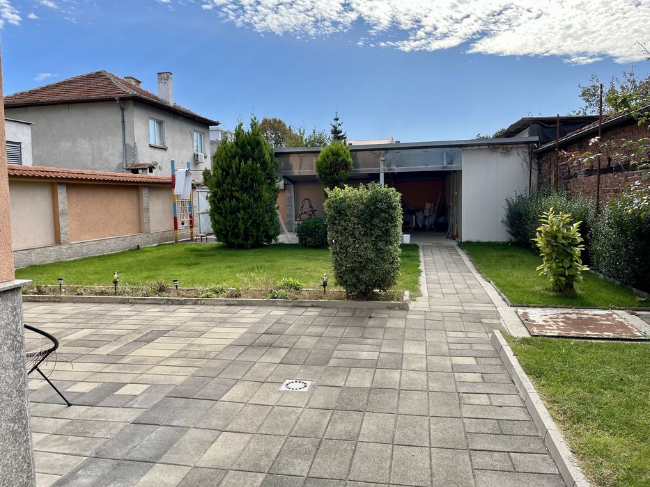 Продавам къща в кв.руски