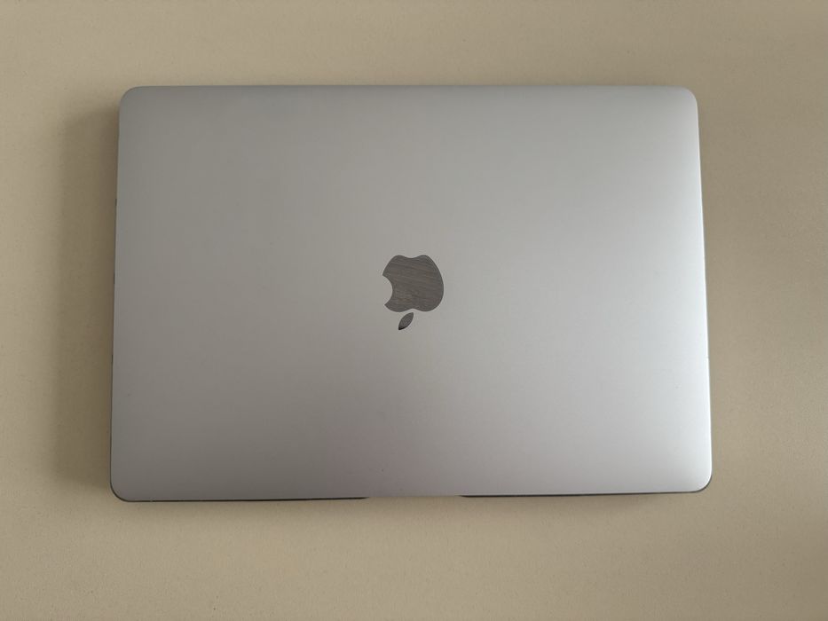 Продам MacBook Pro 13” (2017) в нормальном состоянии, обмена,торга нет