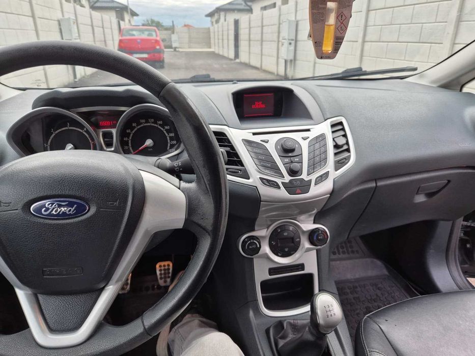 Ford Fiesta, 4 usi, 1,6l, 2011, 96 cp