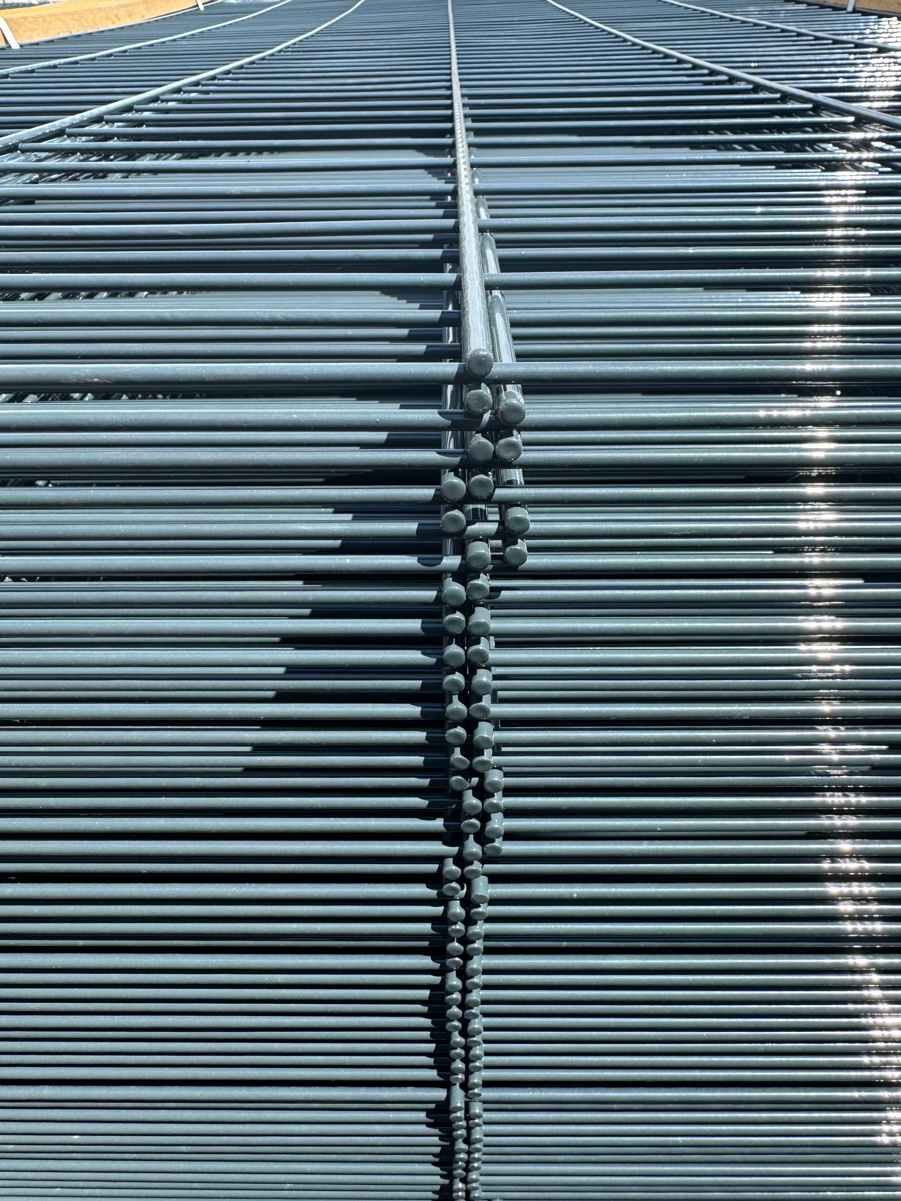 Panou Bordurat verde / gri antracit dublu fir 2d 5/4/5mm - pret bomba!