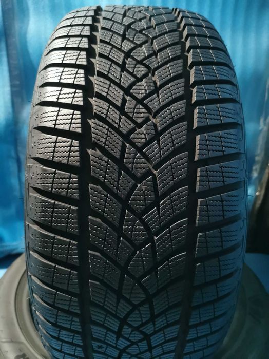 225 45 17 goodyear m+s 2 buc