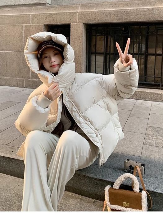 Продам зимние куртки