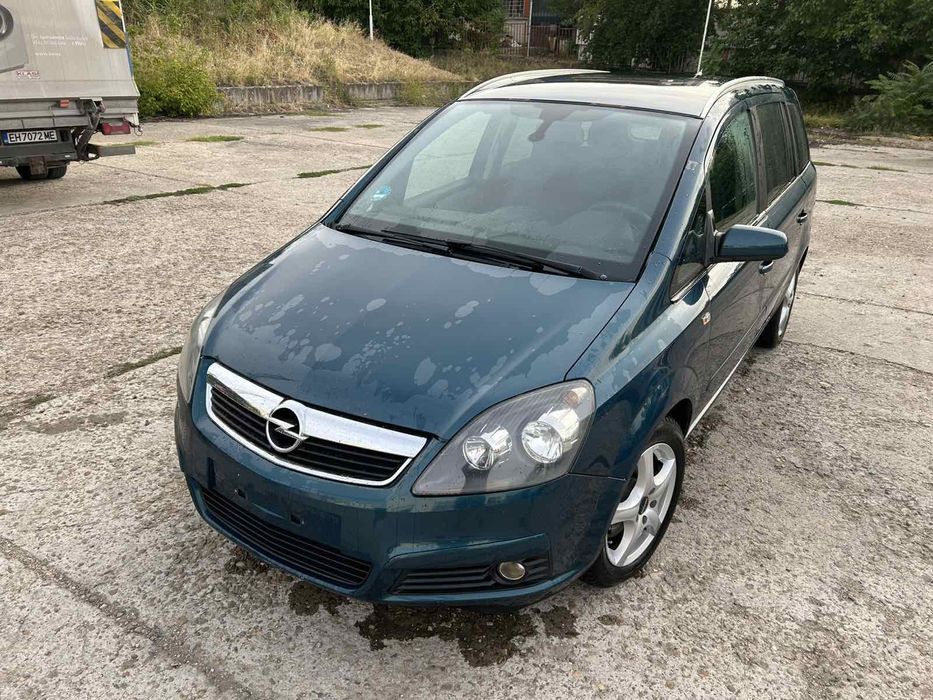 Автомобил Opel Zafira