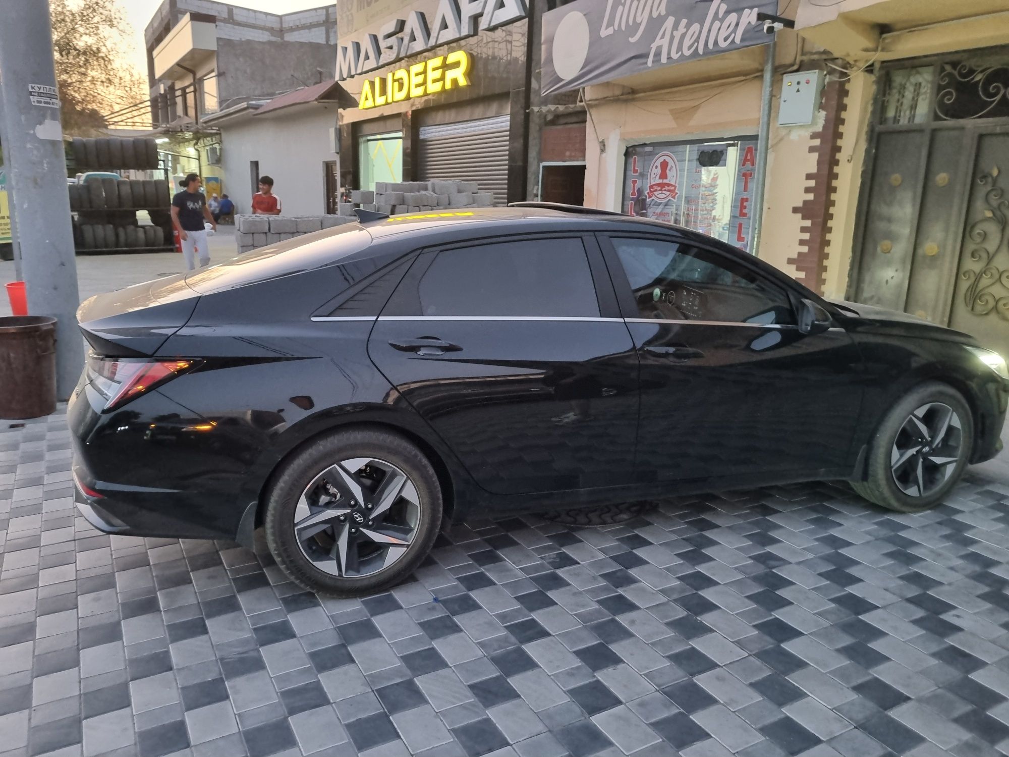 Elantra kraska toza xolat yaxsh  rasxod 100km ga 8_9 litr