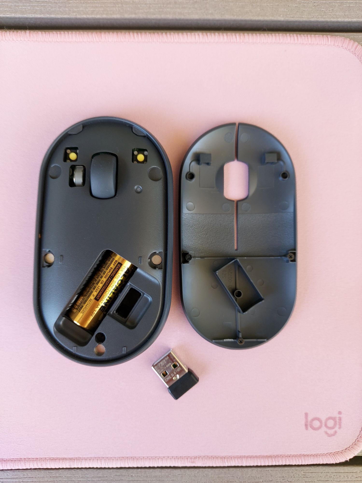 Мишка Logitech Pebble, безжична