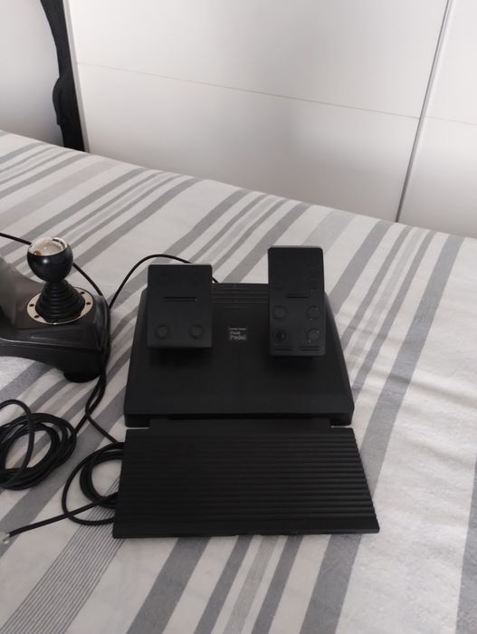 Volan cu pedale de gaming