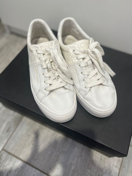 Calvin Klein adidasi