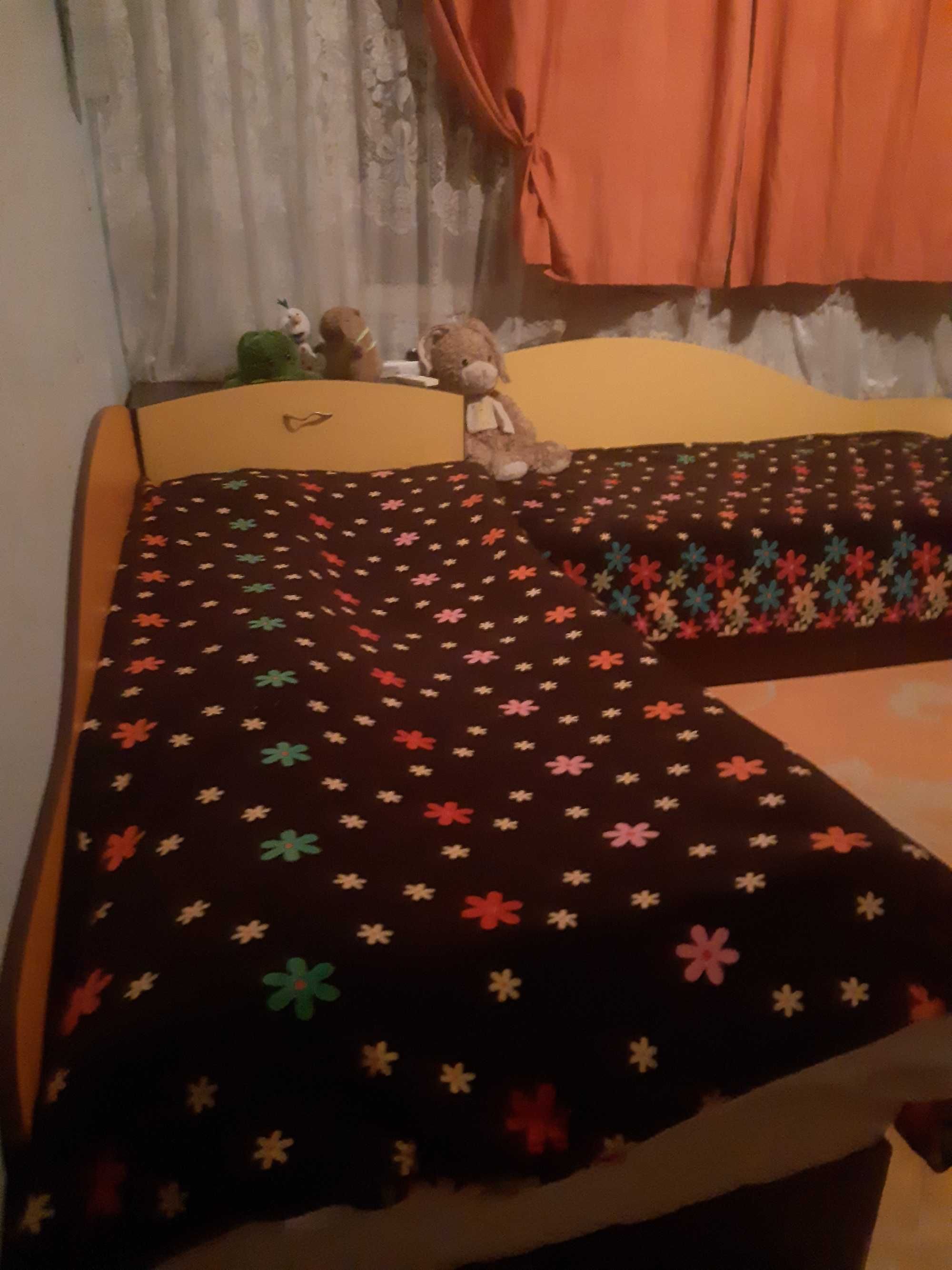 Детска секция + две ъглови легла + ракла + подарък килим и гардеробче.