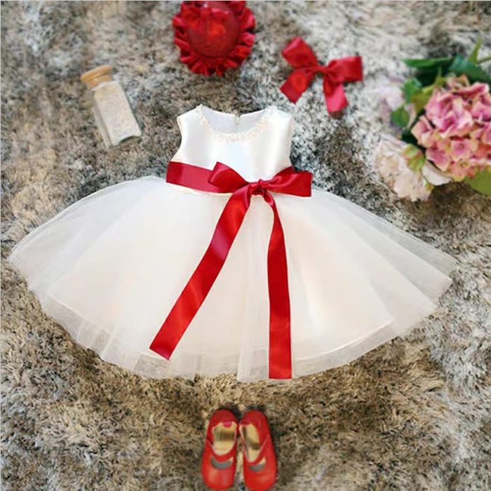 Нарядное платье на девочку 3-4 года